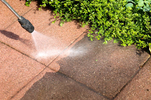 Best Garage Pressure Washing  in Highpoint, OH